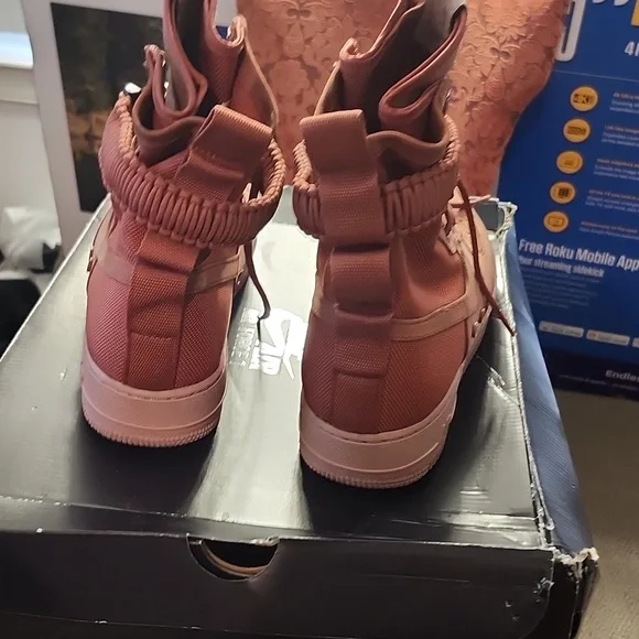 Nike Air Force 1 Boot/Dusty Peach/Womens Size 11/ Mens Size 9.5 - Picture 4 of 6
